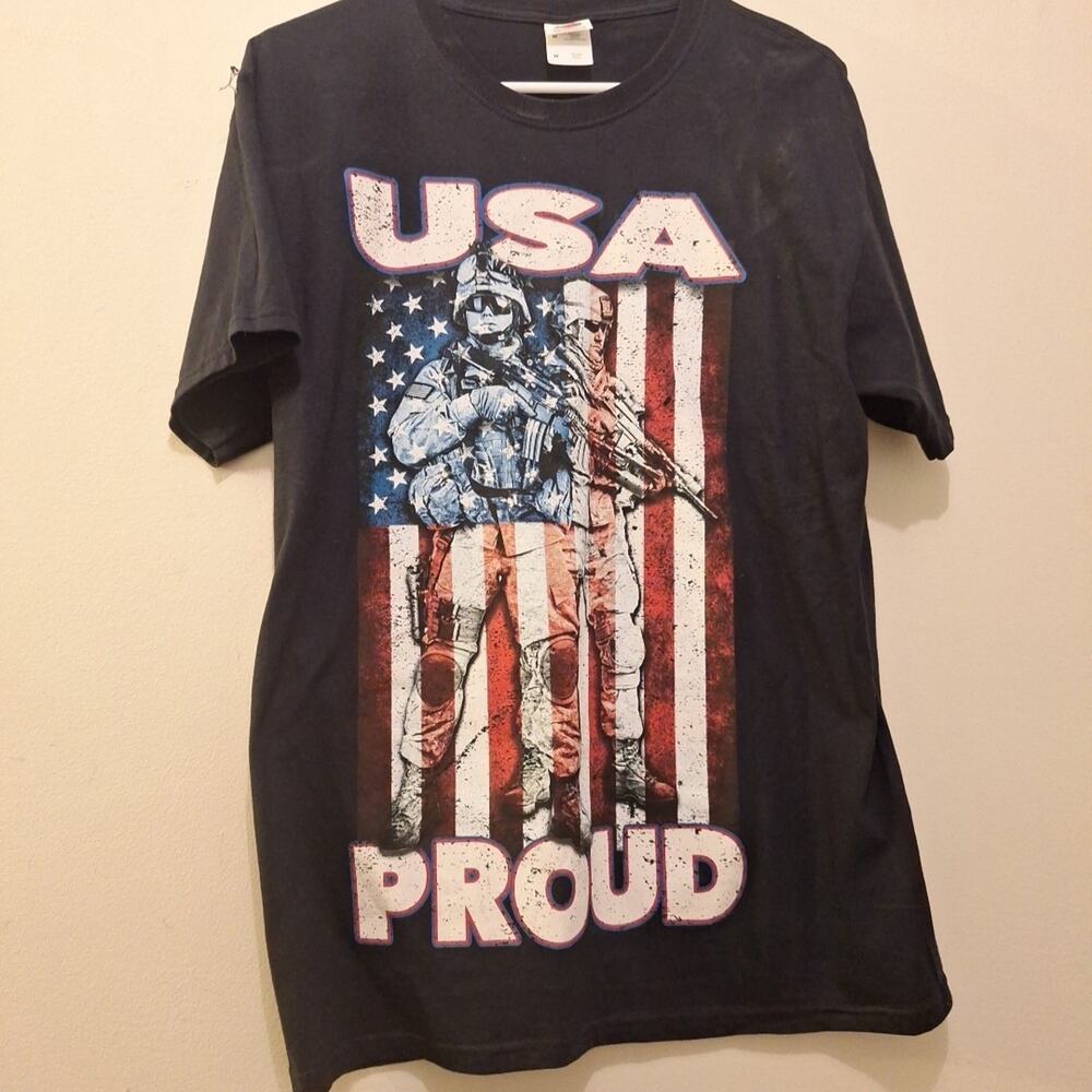 🚨Retro USA PROUD American Flag Soldiers Black T Shirt Adult Size- M 🇺🇸